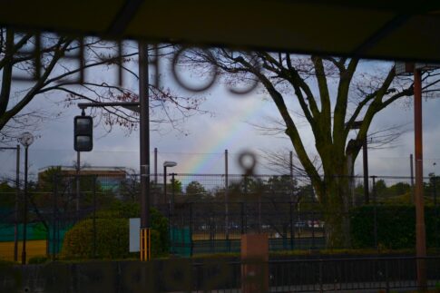 窓越しに雨上がりの虹をみた　NikonD780 AF-S NIKKOR 24-70mm